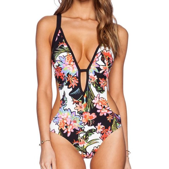 Nanette Lepore Other - Nanette Lepore Plunge Swimsuit